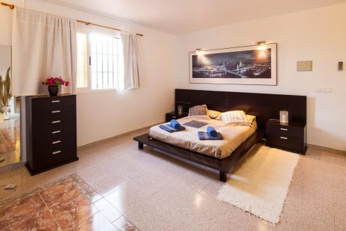 254141503 Villa Blanca